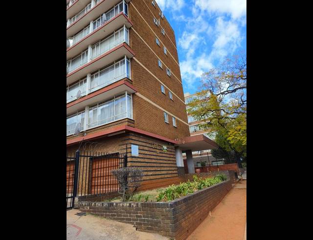 3 BEDROOM APARTMENT FOR SALE IN MUCKLENEUK